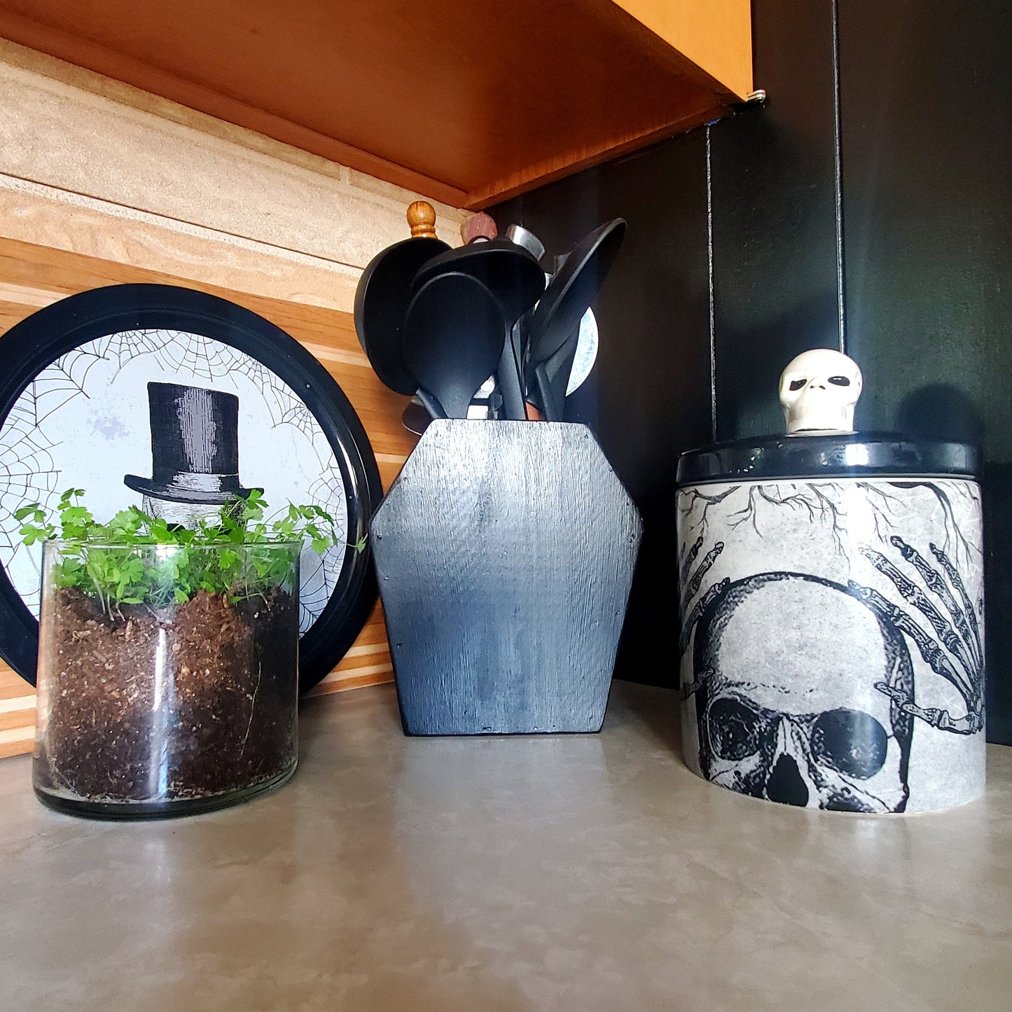 Coffin Utensil Holder