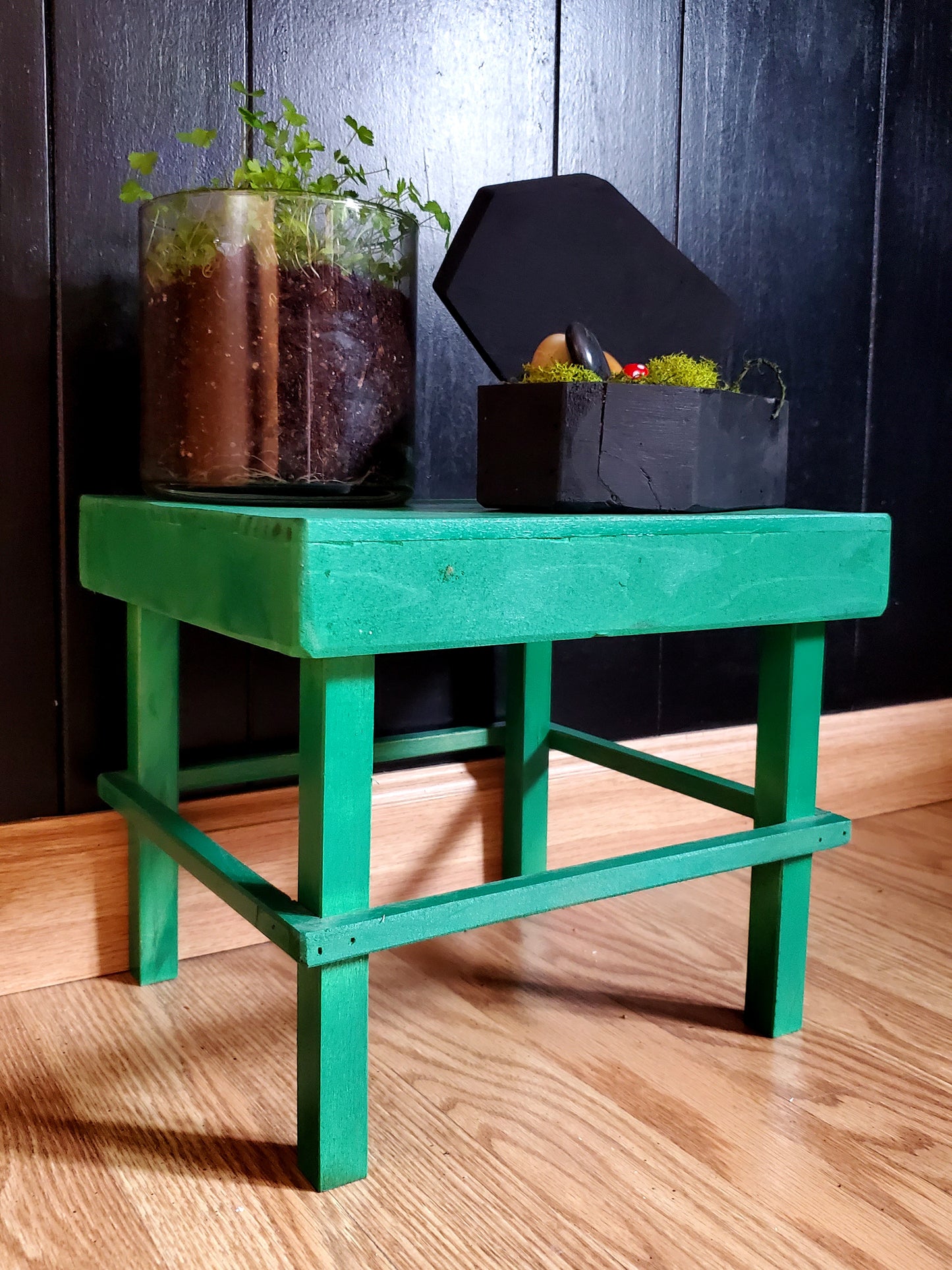 Green Plant Stand